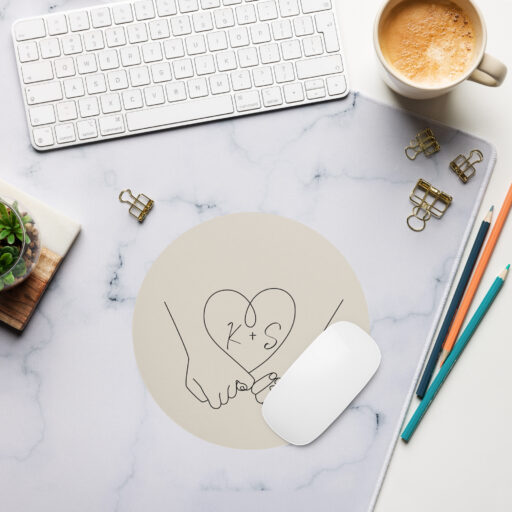 Praktiline kingitus valentinipäevaks ehk sõbrapäevaks. Hiirematt kallimate initsidega.