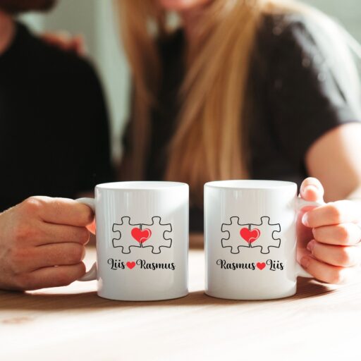 Personaliseeritav nimeline kruus paaridele, pusletüki ja südamega. Idee sõbrapäeva kingituseks.